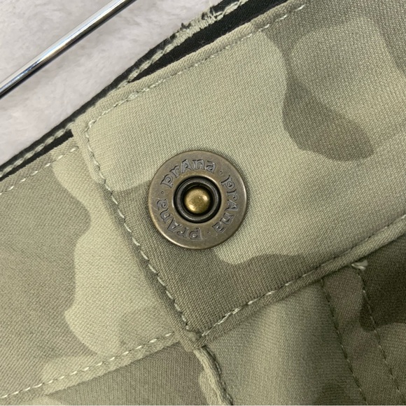 Prana Sky Canyon Joggers. Green Camo. Women’s Prana Size 10. (NWT). - Picture 6 of 8